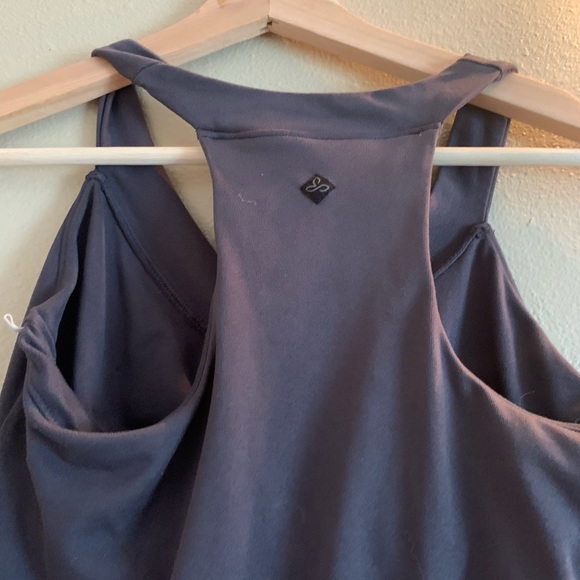 Gray athletic Prana with built-in bra - Picture 3 of 4